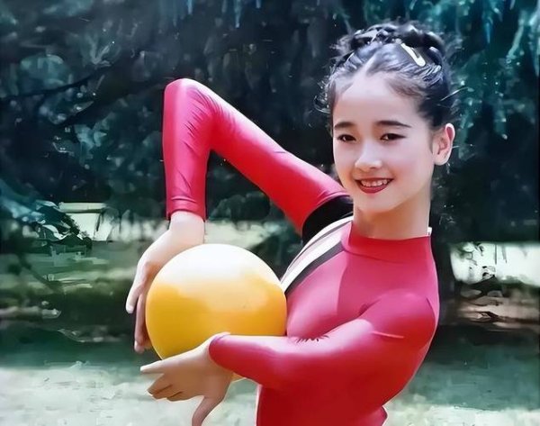九游娱乐app 她曾是体操冠军，16岁被姜文带进娱乐圈，风流成性，绯闻多如雪花