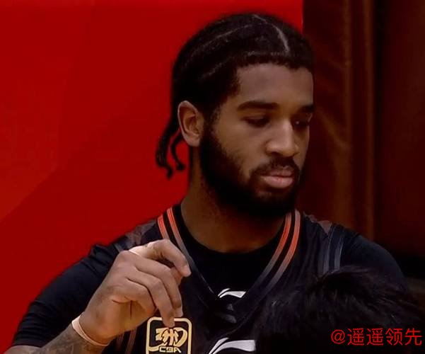 罚单频发酿成困境，克里斯成裁判“公敌” 山东高速男篮客场之路愈发艰难